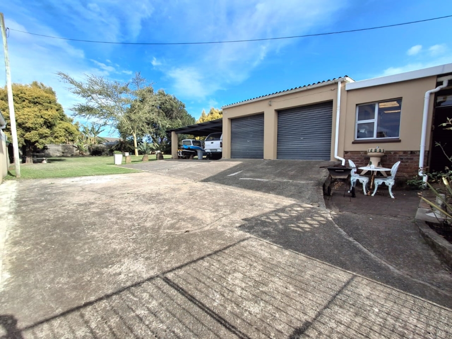 4 Bedroom Property for Sale in Summerpride Eastern Cape